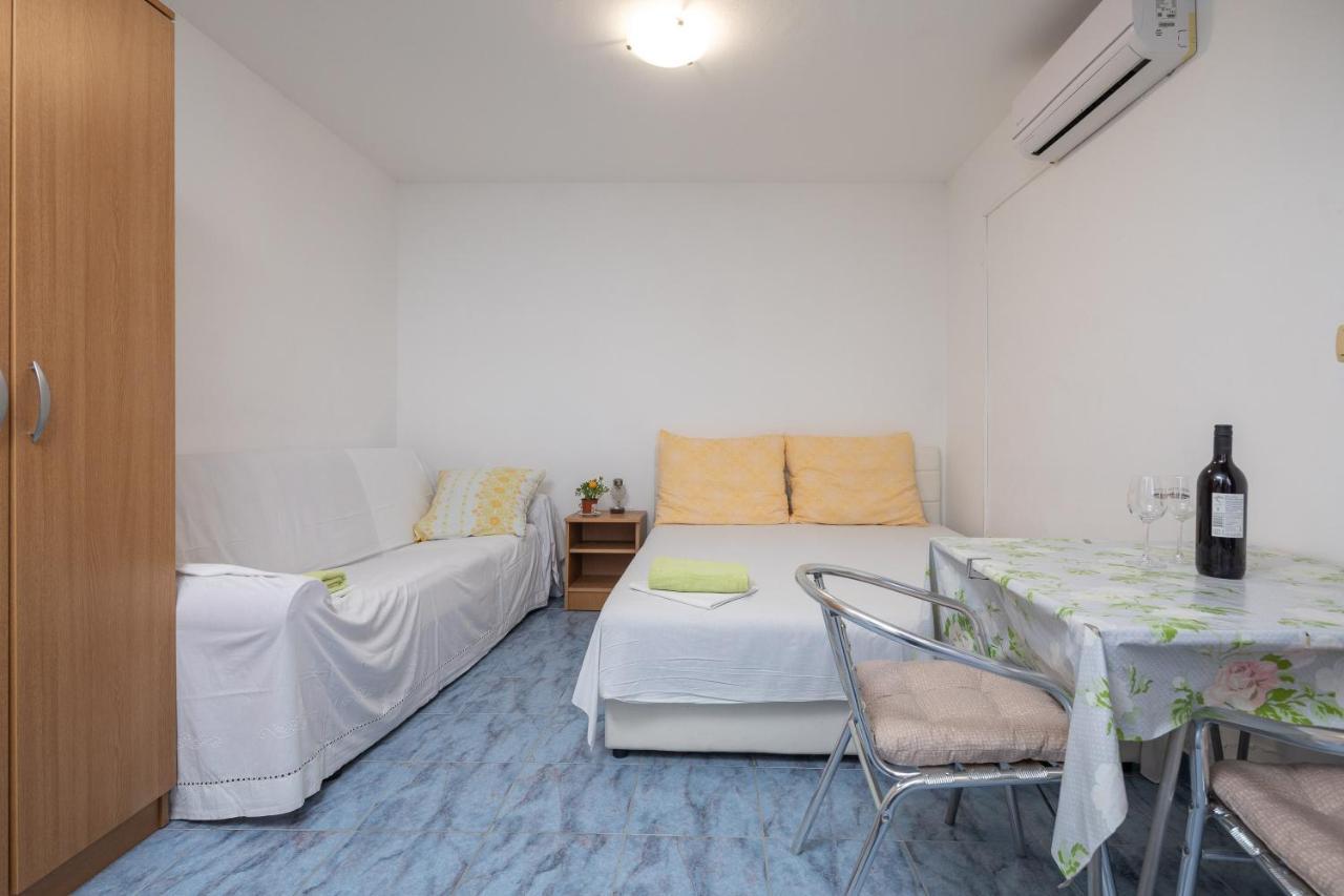 Beach Apartments "Bili Cvitak" Дуче Екстер'єр фото