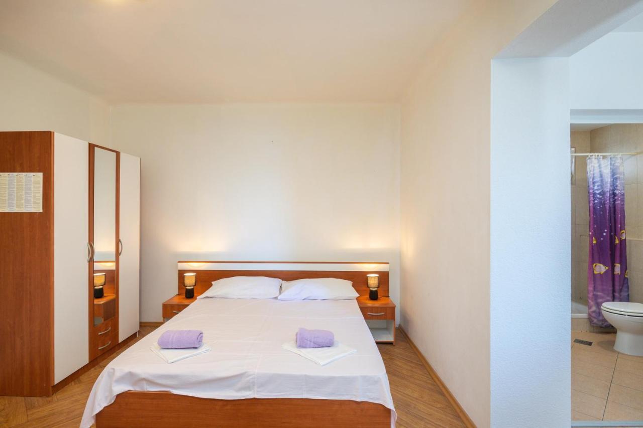 Beach Apartments "Bili Cvitak" Дуче Екстер'єр фото
