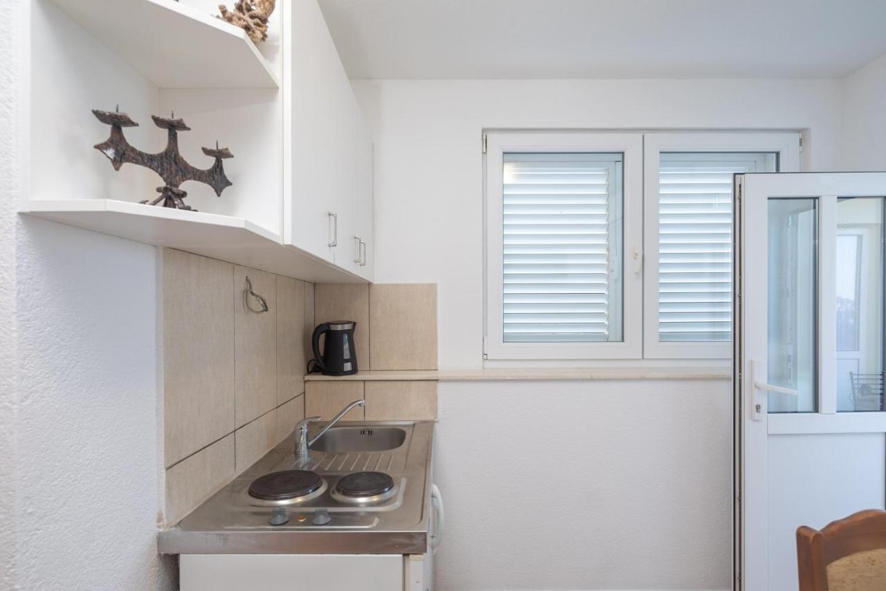 Beach Apartments "Bili Cvitak" Дуче Екстер'єр фото