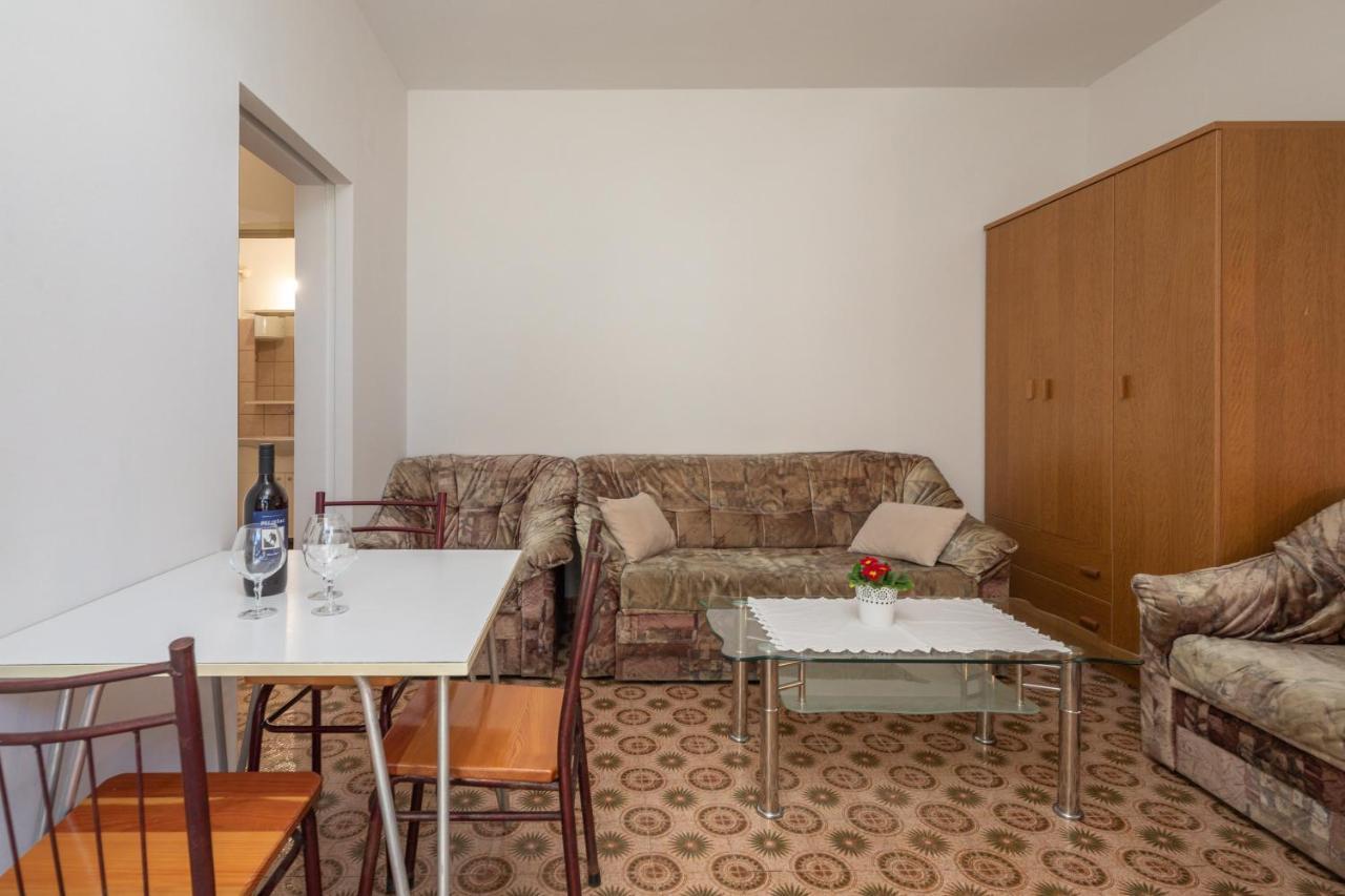Beach Apartments "Bili Cvitak" Дуче Екстер'єр фото