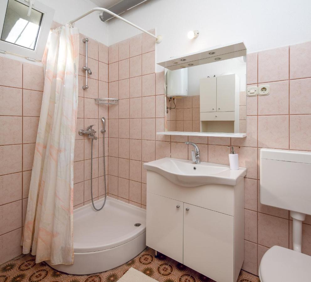 Beach Apartments "Bili Cvitak" Дуче Екстер'єр фото
