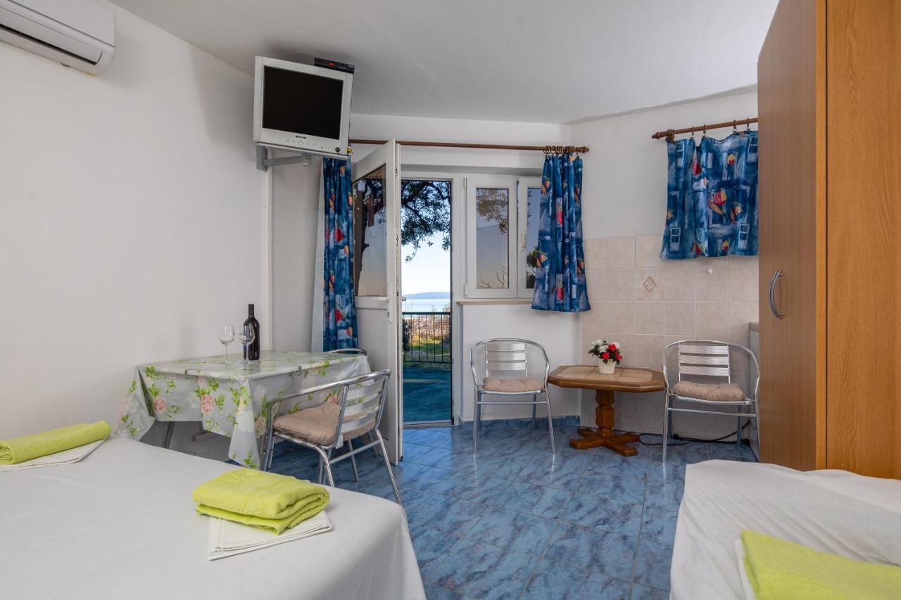 Beach Apartments "Bili Cvitak" Дуче Екстер'єр фото