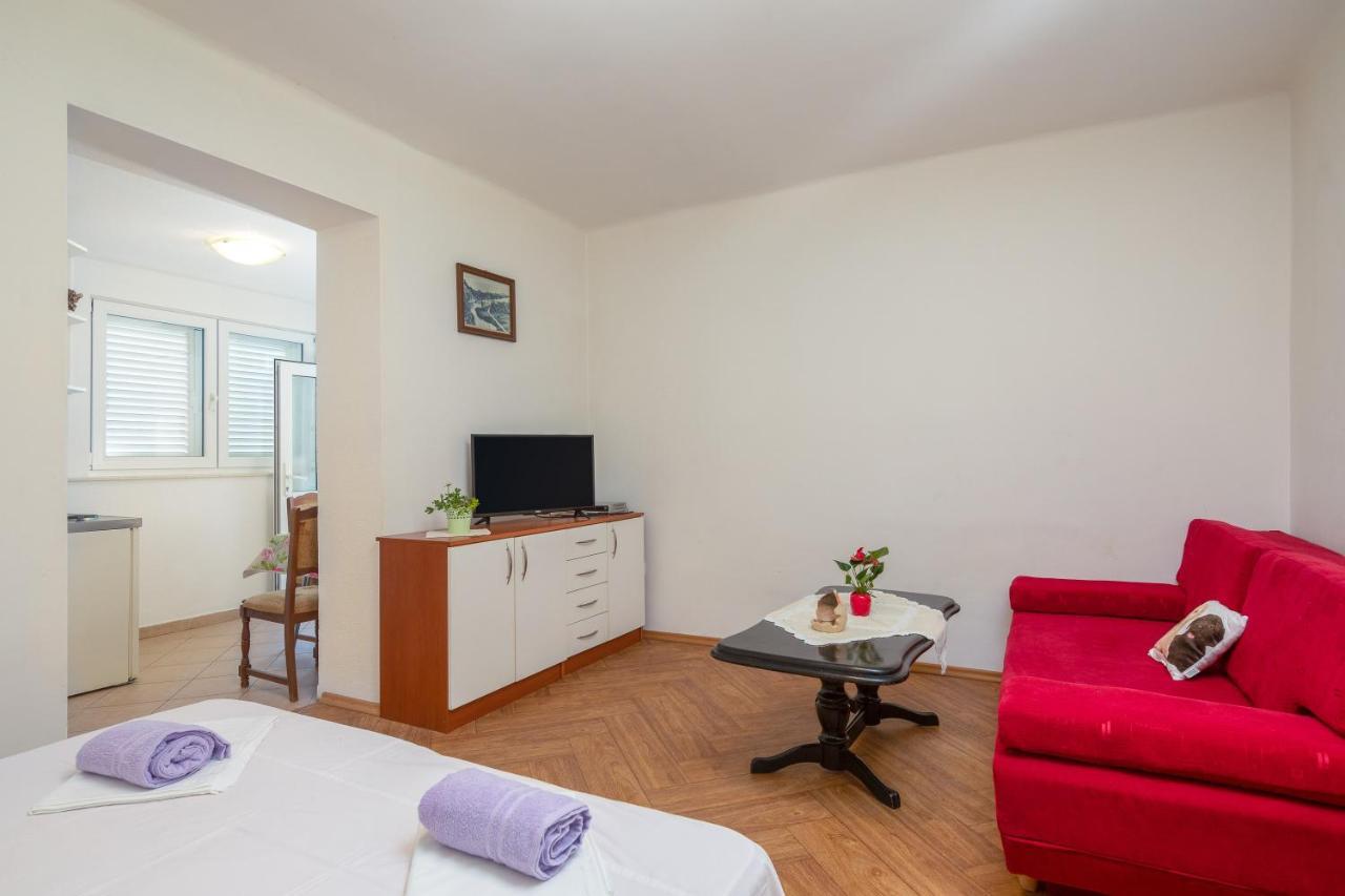 Beach Apartments "Bili Cvitak" Дуче Екстер'єр фото